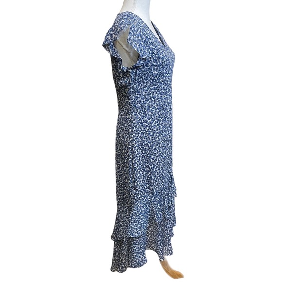 Tommy Hilfiger Short Sleeved Flowered Waterfall Dress.  Size 8 - Picture 2 of 7